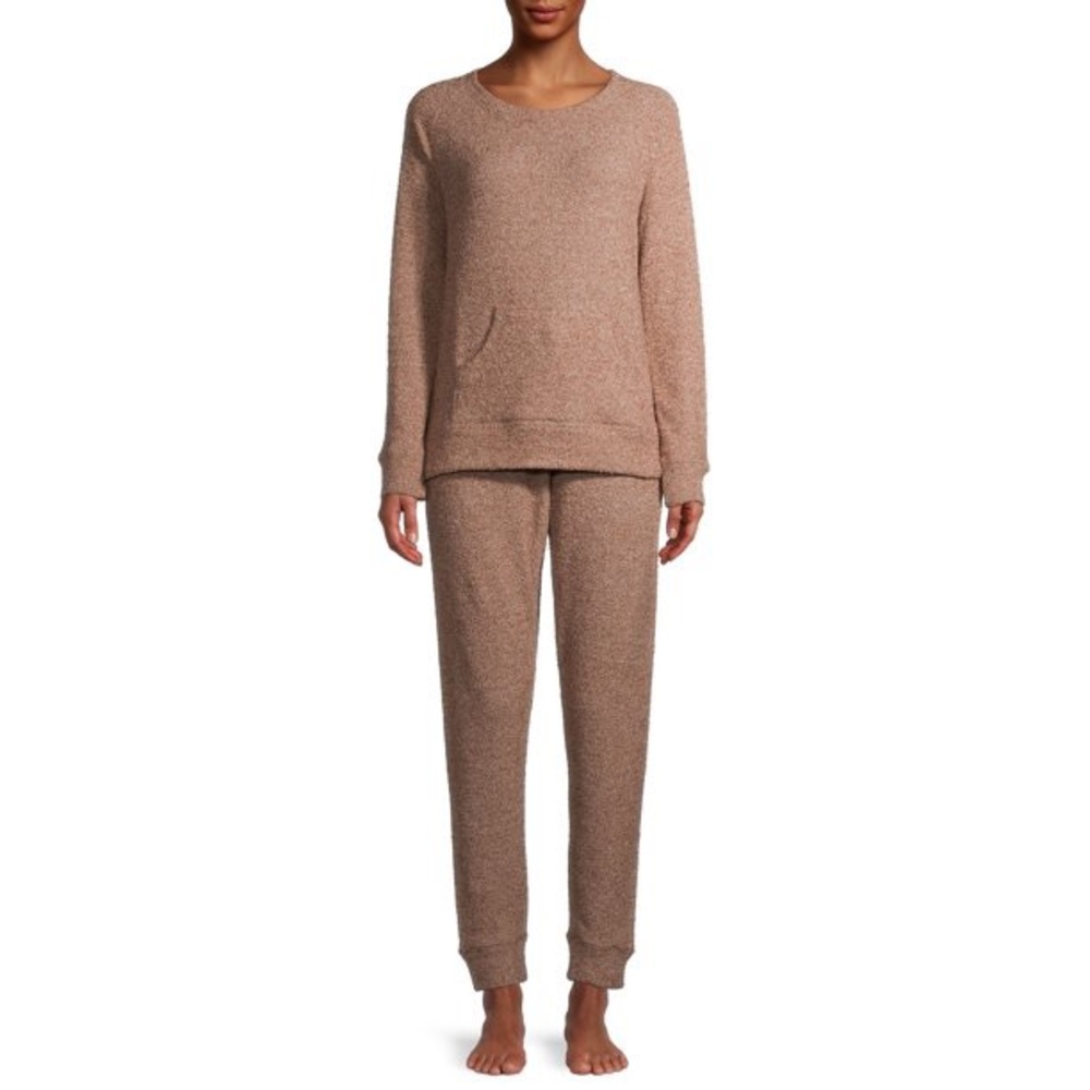 Great Condition Women’s Two-Piece Chenille Pajama Set from Secret Treasures